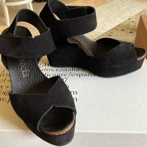 Pedro Garcia black wedge size 36